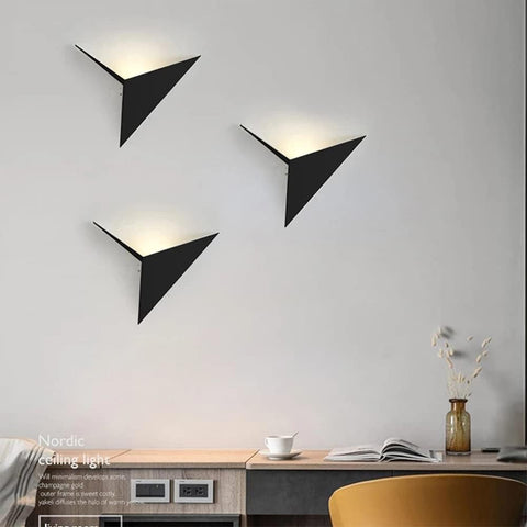 Moderne LED-Wandleuchte, 3 W, dreieckige Wandleuchte, Kaltweiß 6000 K, für Schlafzimmer, Restaurant, Flur, Café, Bar, Schwarz