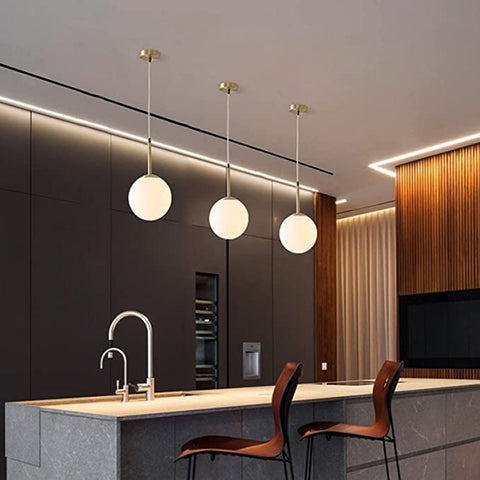 LED-Schlafzimmer-Nachttisch-Kronleuchter, nordische Einzelkopf-Persönlichkeits-Glaskugel-Deckenlampe, postmoderne, einfache kreative Pendelleuchte, Heim-Esszimmer-Dekoration, Innenbeleuchtung (Glühbirne nicht im Lieferumfang enthalten).