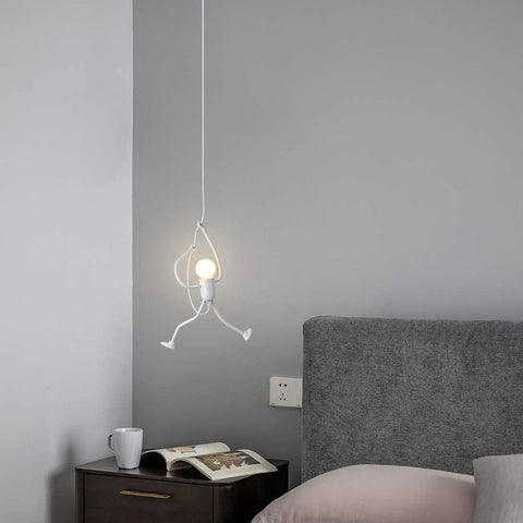 Moderner weißer charmanter Kronleuchter kreativer Iron Man Cartoon Design Kronleuchter eleganter Kronleuchter Kinderzimmer Nachttisch Wohnzimmer Balkon Arbeitszimmer