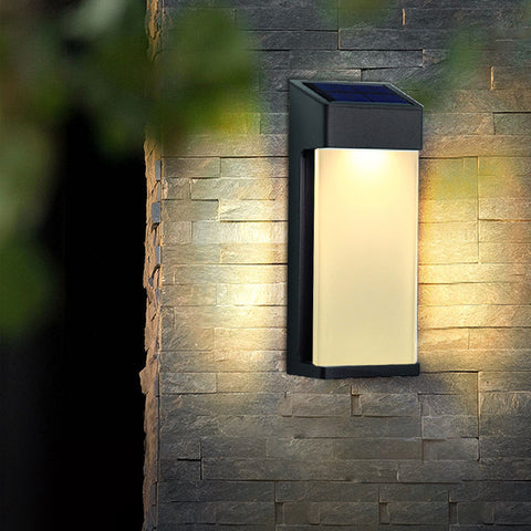 Solar-Wandleuchte, Wandleuchte aus Metall, schwarze Solarleuchte mit Lichtsteuerung