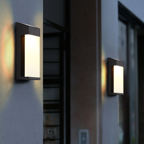 Solar-Wandleuchte, Wandleuchte aus Metall, schwarze Solarleuchte mit Lichtsteuerung